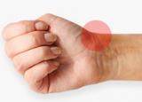 손목통증 원인 - 손목이 아파요 유발하는 질환들